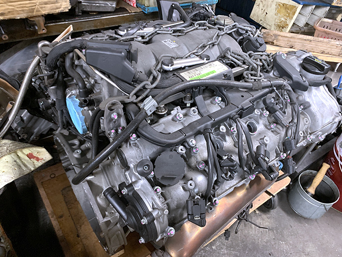 W221 550 S500 エンジンのメインビジュアル