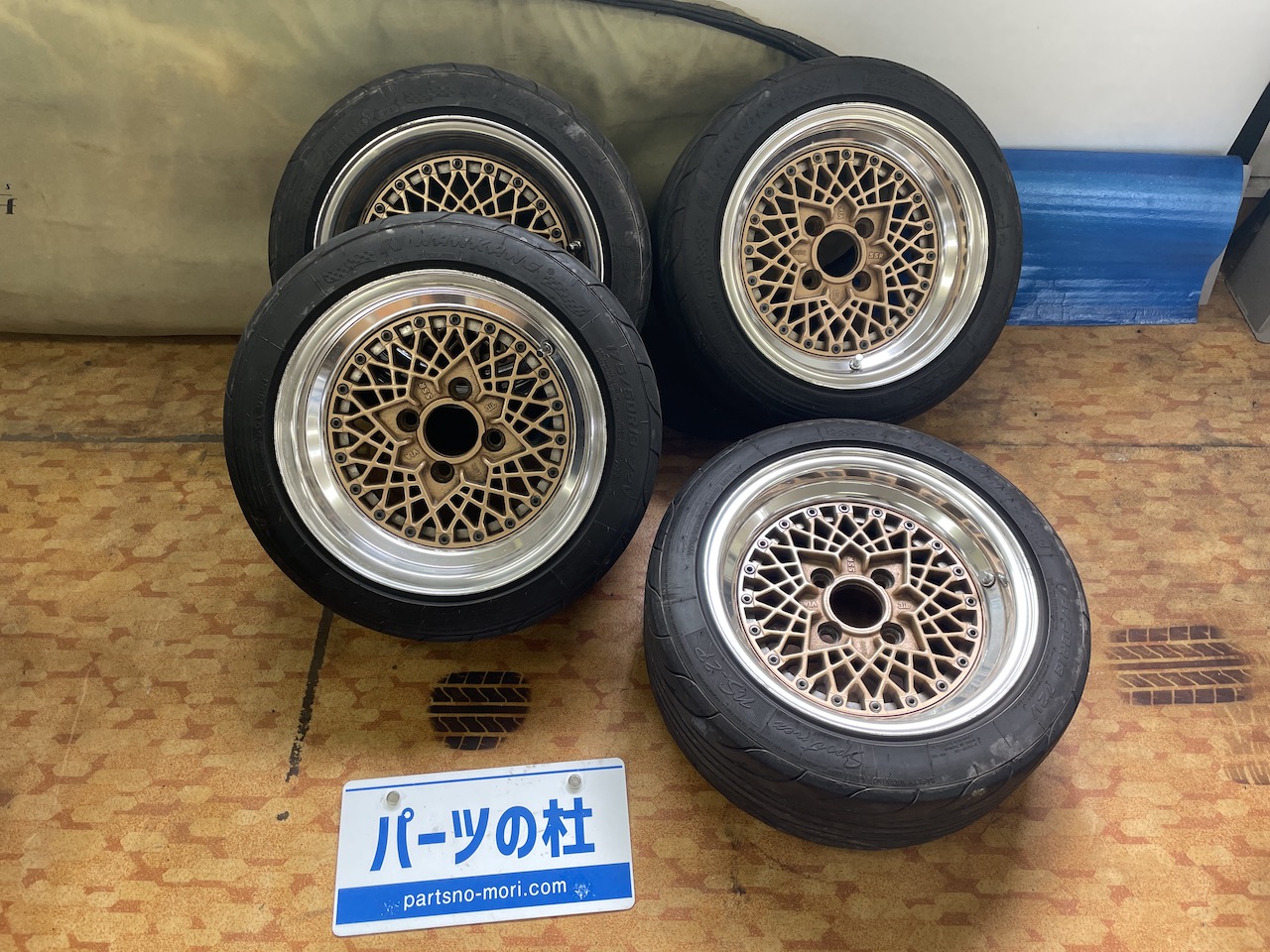 SSR フォーミラメッシュ　１３インチ　6.5J 114.3 155/60r13このホイールはまだありますか