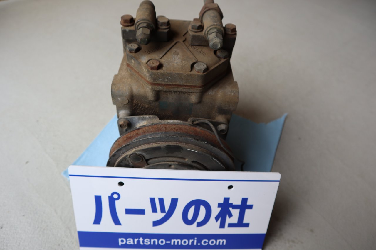 L型エンジン用エアコン コンプレッサーのメインビジュアル