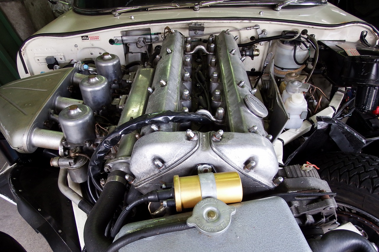 エンジンブロック上部