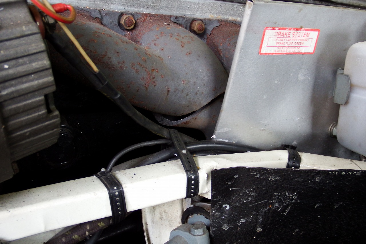 マニホールドが割れています