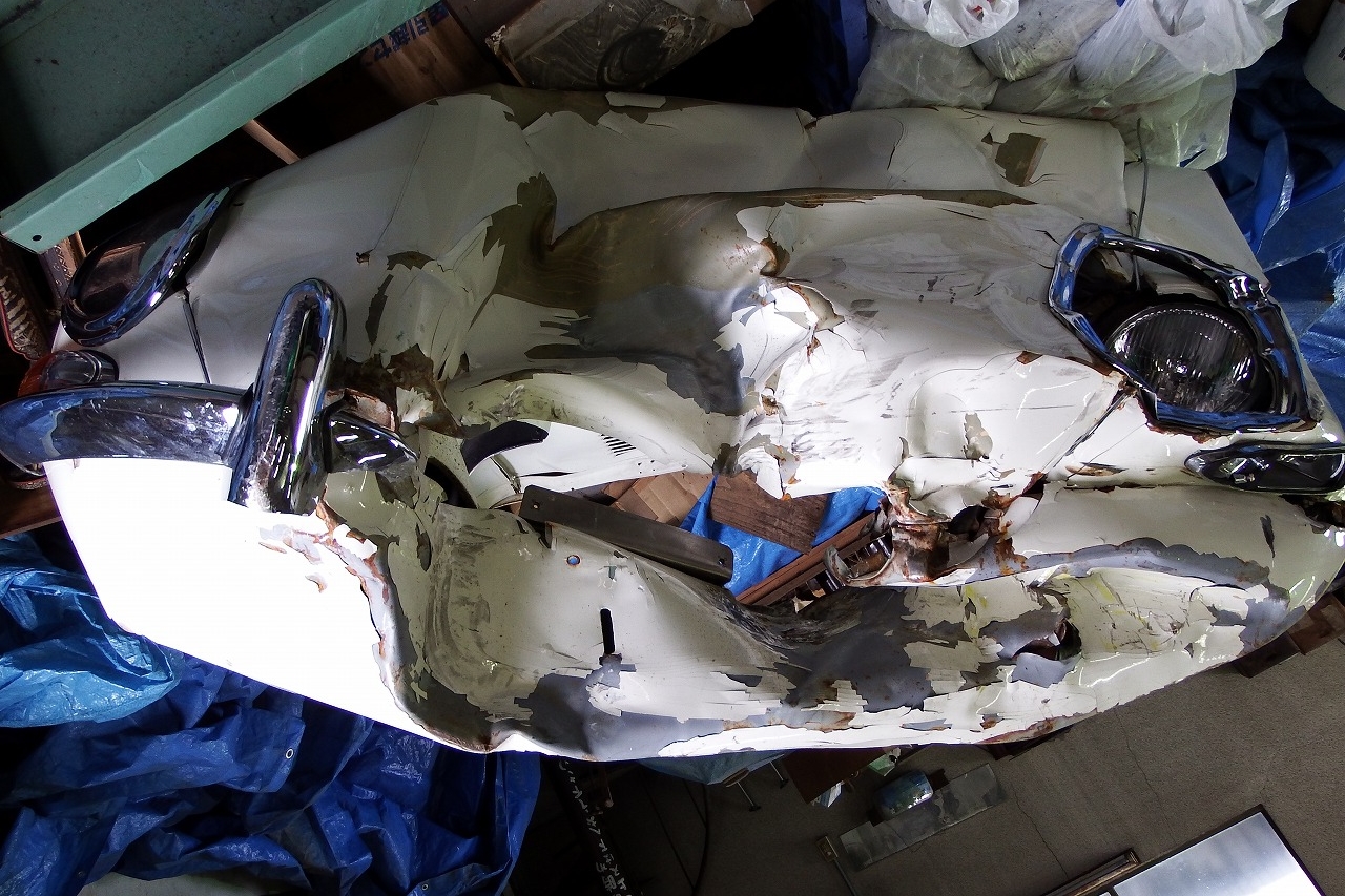 カウルは原型を留めていません